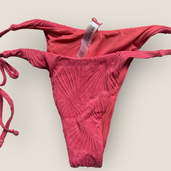 Berlook - Coral Seashell Textured Bikini Set – Size S (NWT) - Picture 5 of 9